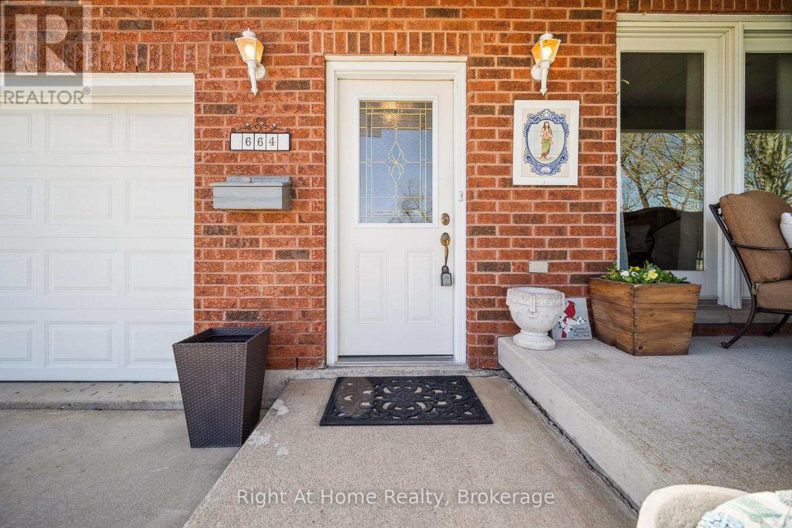 664 Maple Street, Huron East, Ontario  N0G 1H0 - Photo 2 - X12444159