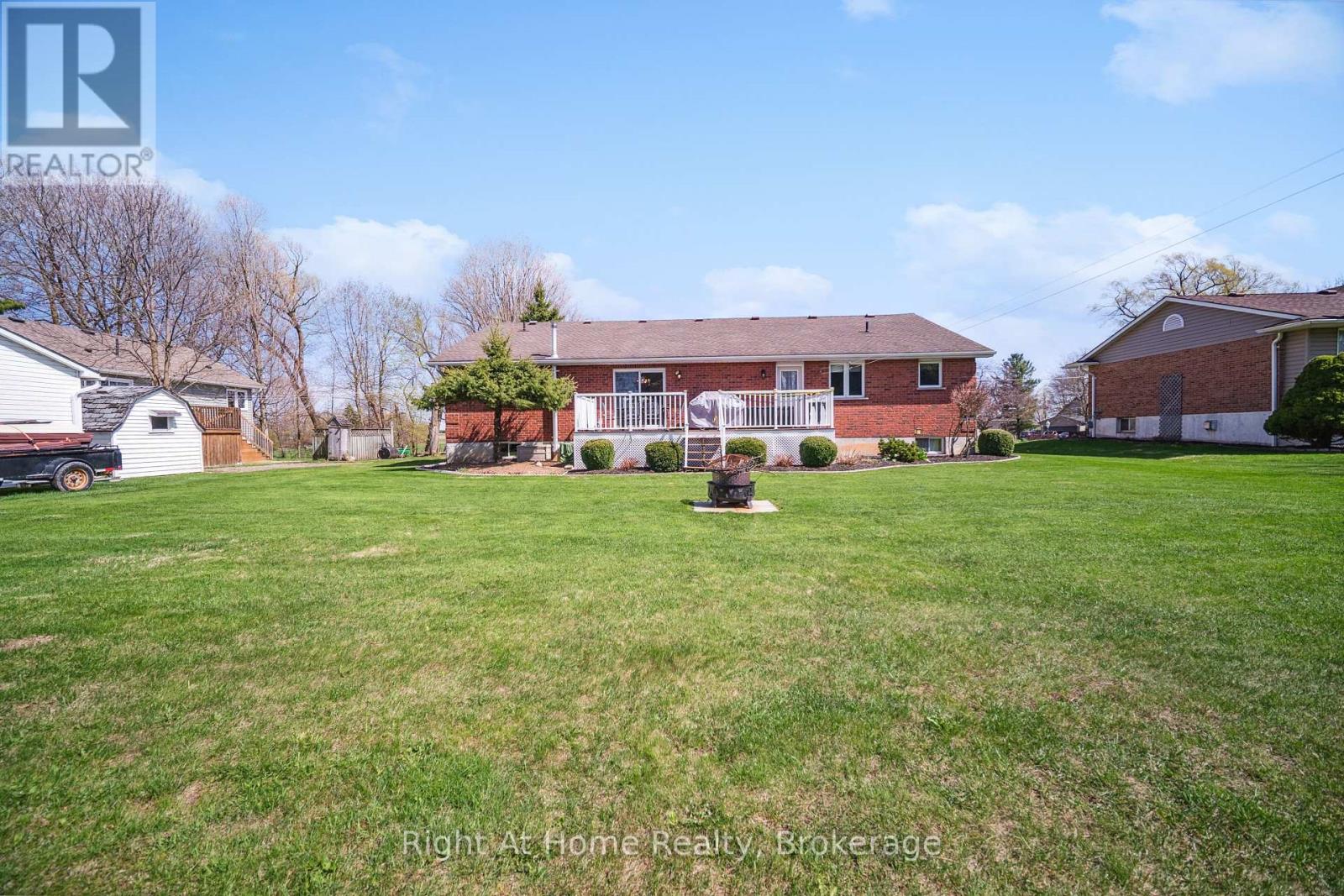 664 Maple Street, Huron East, Ontario  N0G 1H0 - Photo 29 - X12444159
