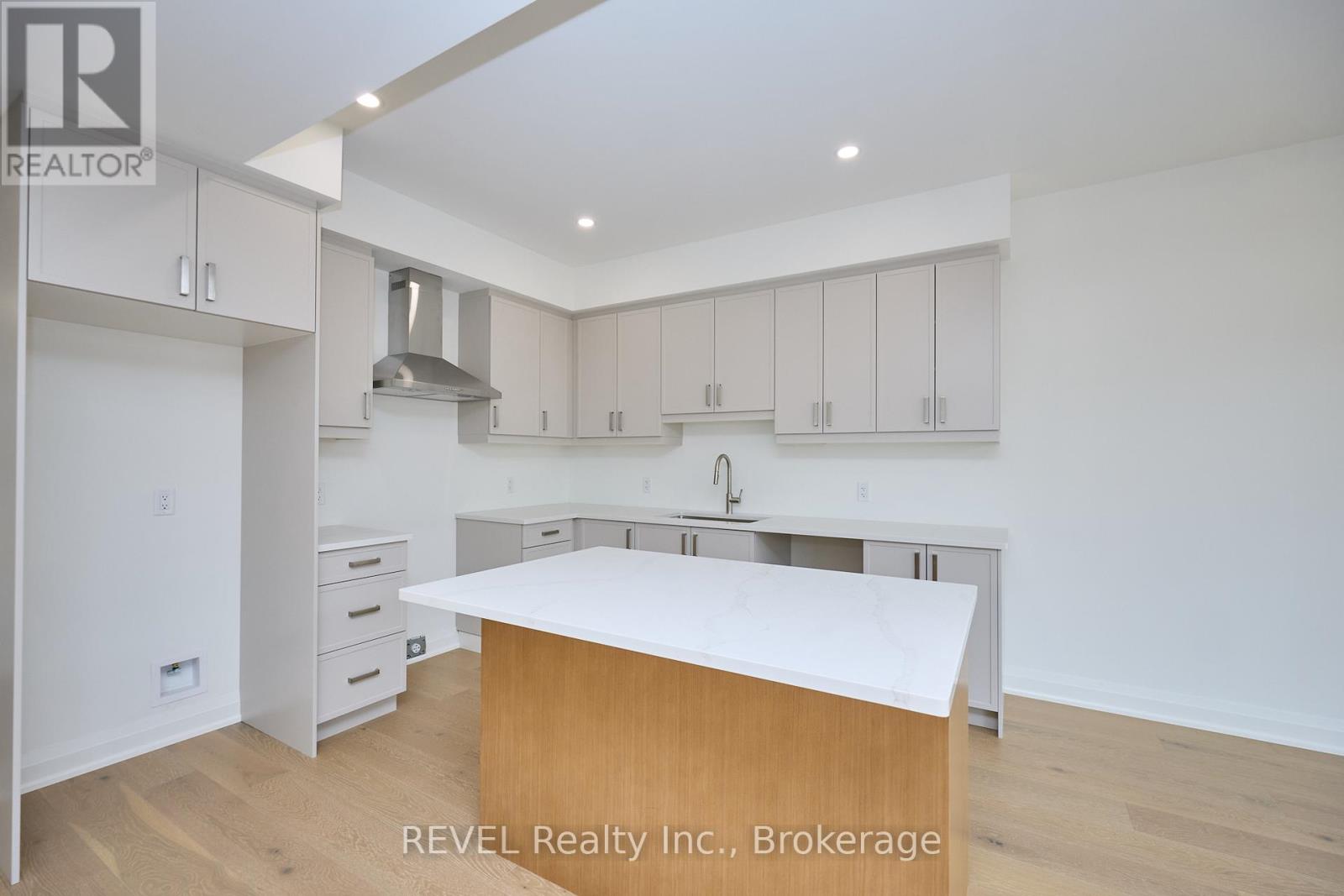 7445 Matteo Drive, Niagara Falls (Brown), Ontario  L2H 3T3 - Photo 13 - X12444001