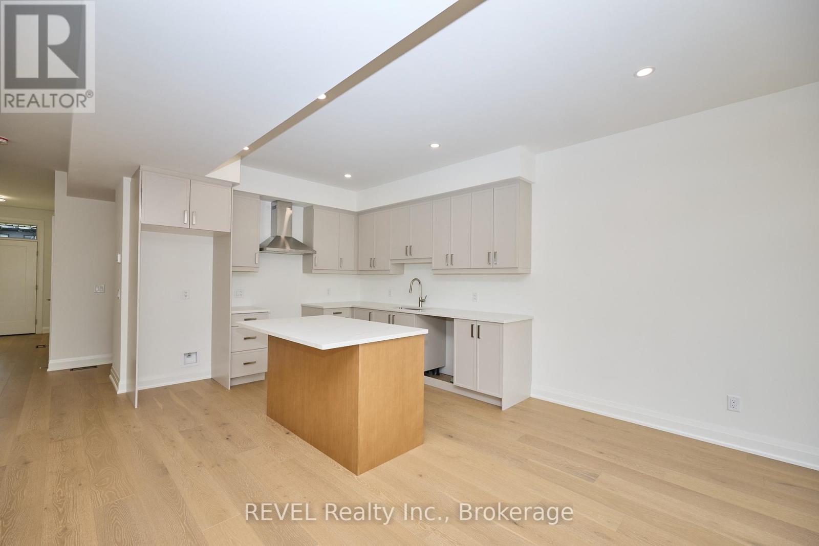 7445 Matteo Drive, Niagara Falls (Brown), Ontario  L2H 3T3 - Photo 14 - X12444001