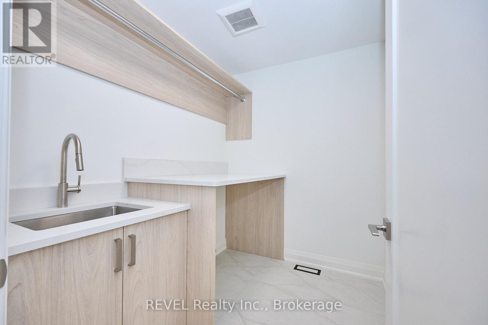 7445 Matteo Drive, Niagara Falls (Brown), Ontario  L2H 3T3 - Photo 23 - X12444001