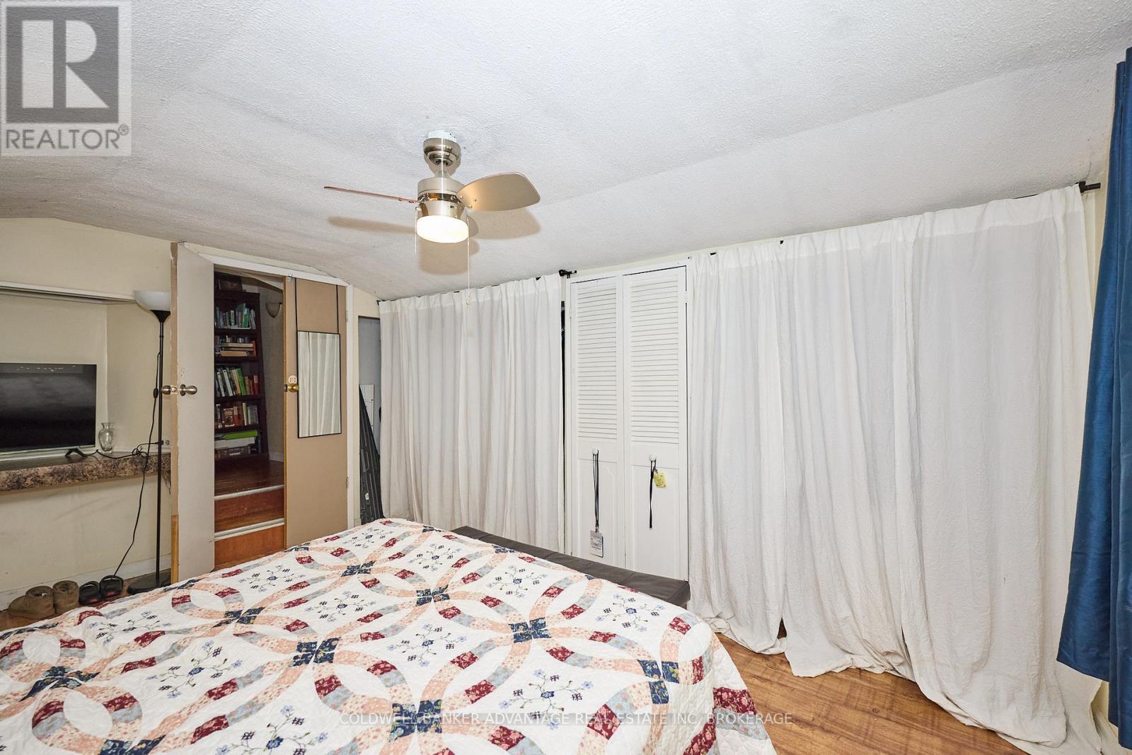 1123 Pelham Street, Pelham (Fonthill), Ontario  L3C 3E4 - Photo 21 - X12444035