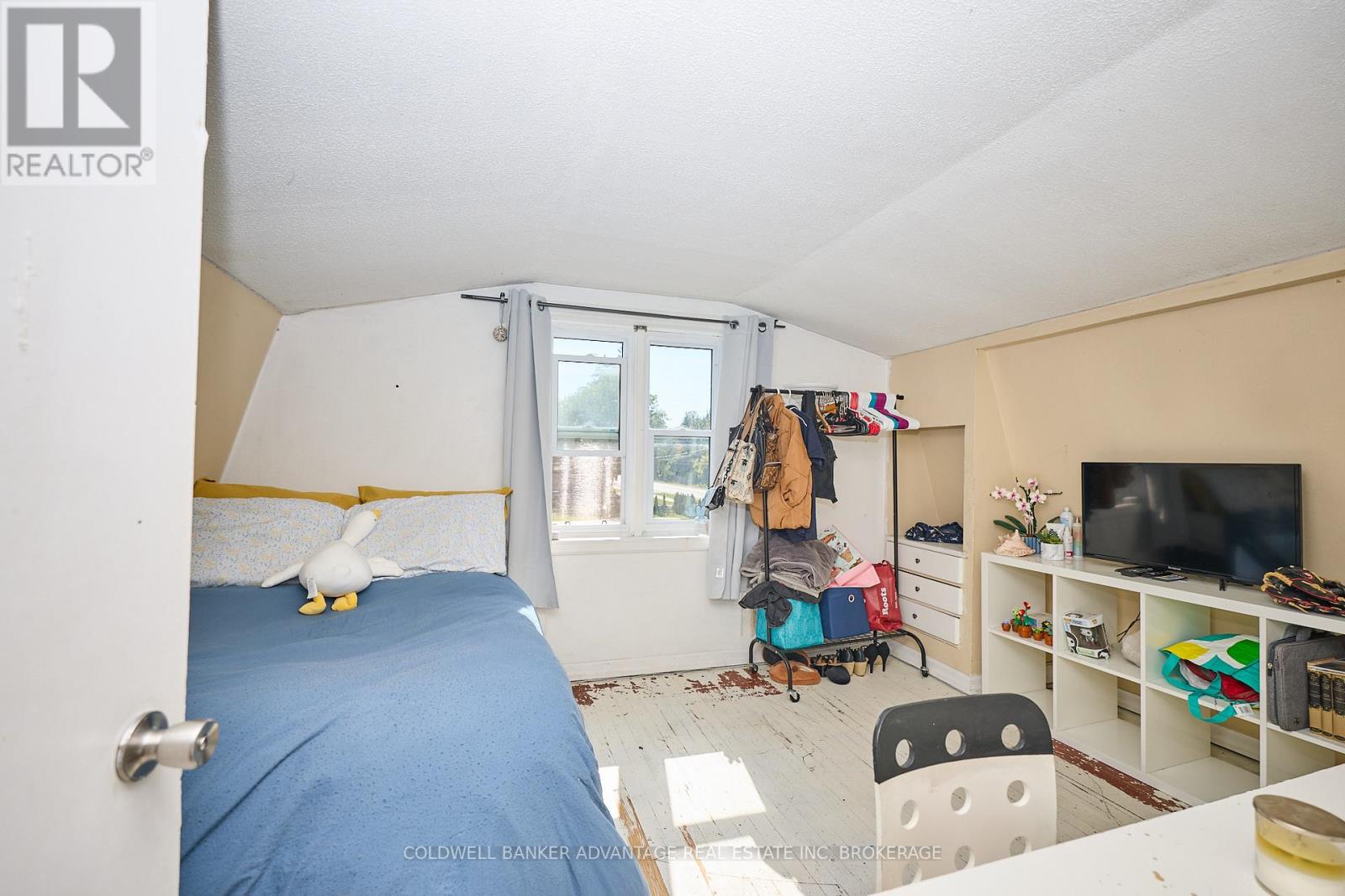 1123 Pelham Street, Pelham (Fonthill), Ontario  L3C 3E4 - Photo 24 - X12444035