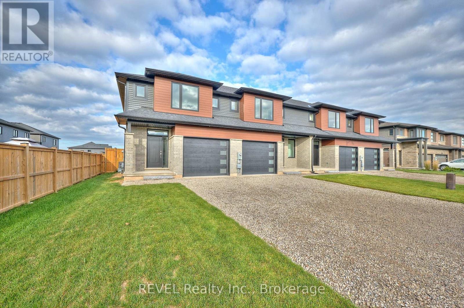 7453 Matteo Drive, Niagara Falls (Brown), Ontario  L2H 3T3 - Photo 1 - X12444045