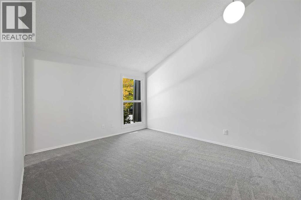 26 Brae Glen Court Sw, Calgary, Alberta  T2W 1B6 - Photo 20 - A2260758