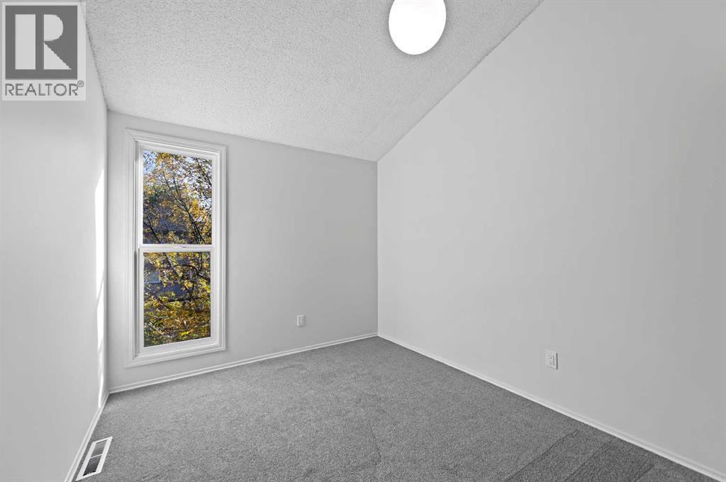 26 Brae Glen Court Sw, Calgary, Alberta  T2W 1B6 - Photo 23 - A2260758
