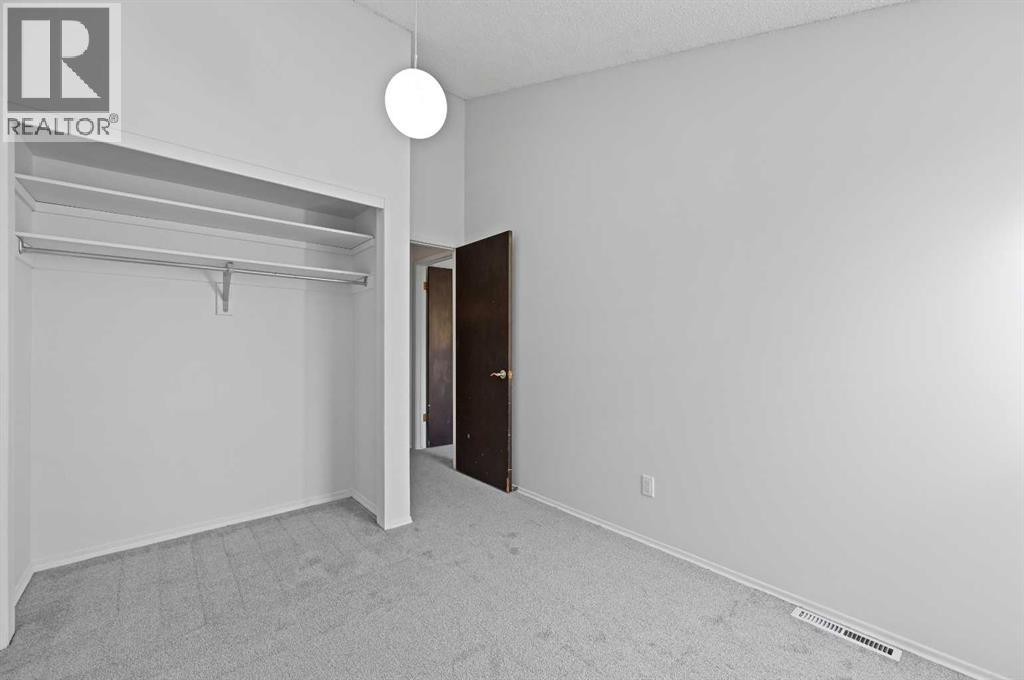 26 Brae Glen Court Sw, Calgary, Alberta  T2W 1B6 - Photo 24 - A2260758