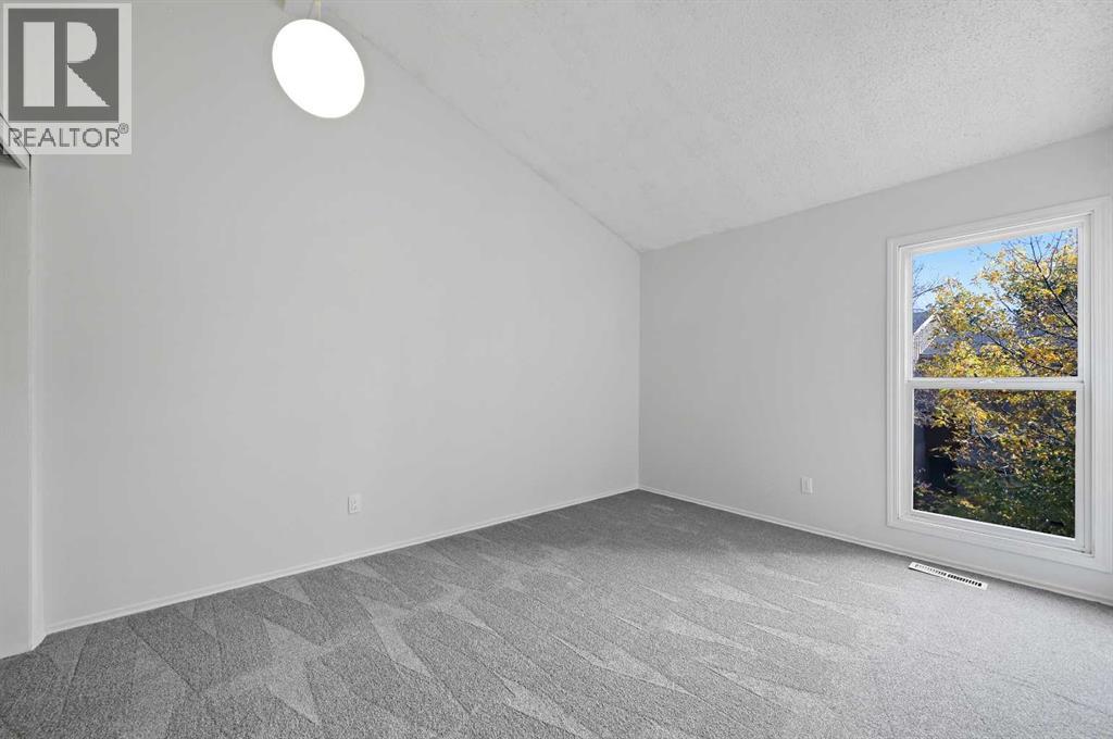 26 Brae Glen Court Sw, Calgary, Alberta  T2W 1B6 - Photo 25 - A2260758