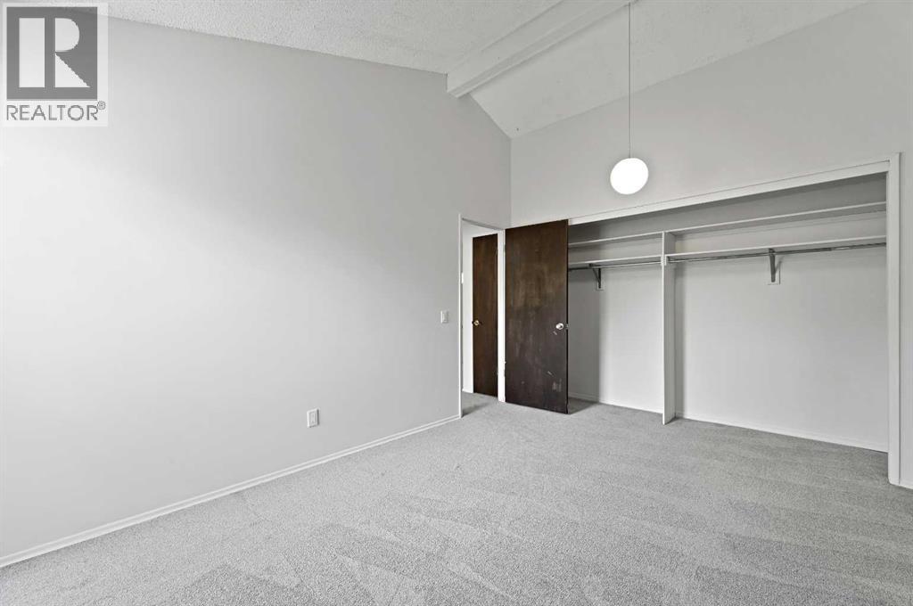 26 Brae Glen Court Sw, Calgary, Alberta  T2W 1B6 - Photo 26 - A2260758