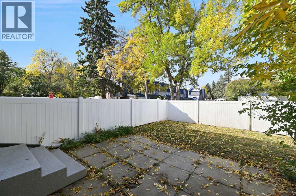 26 Brae Glen Court Sw, Calgary, Alberta  T2W 1B6 - Photo 31 - A2260758