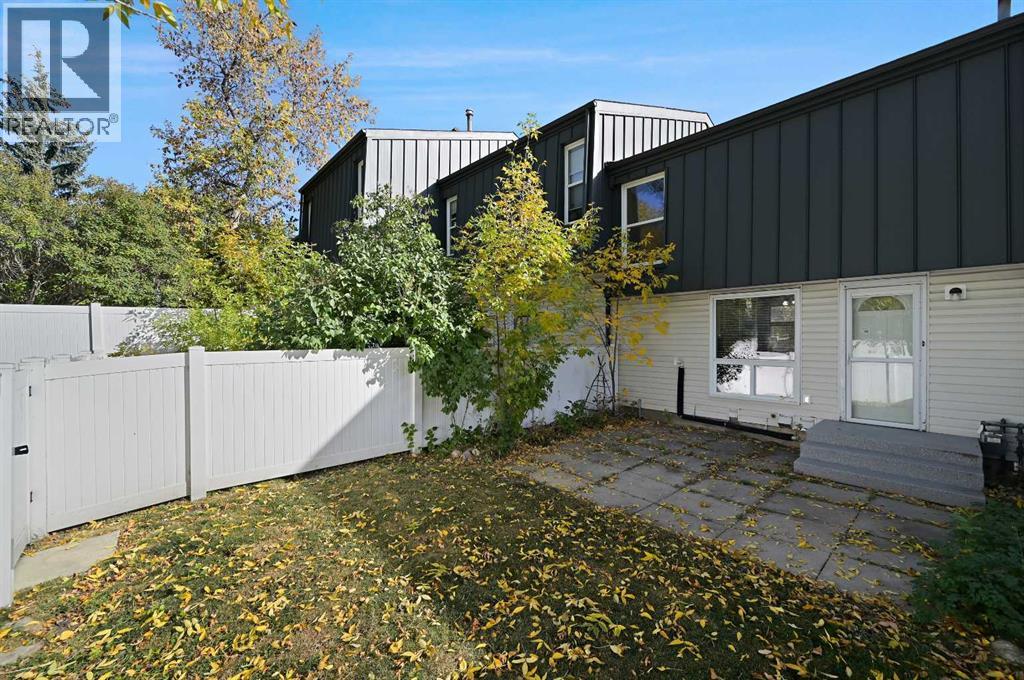 26 Brae Glen Court Sw, Calgary, Alberta  T2W 1B6 - Photo 32 - A2260758