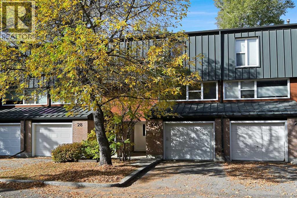 26 Brae Glen Court Sw, Calgary, Alberta  T2W 1B6 - Photo 39 - A2260758
