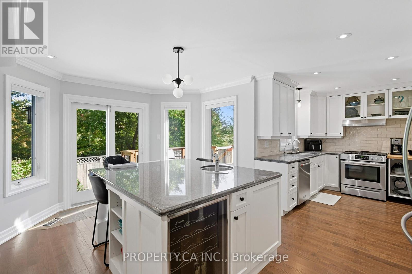 119 Triller Place, Oakville, Ontario  L6L 6J3 - Photo 12 - W12443943