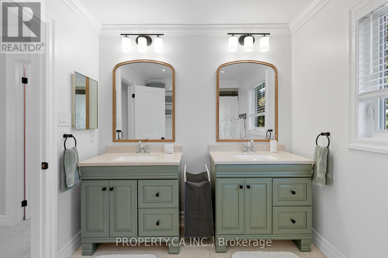 119 Triller Place, Oakville, Ontario  L6L 6J3 - Photo 20 - W12443943