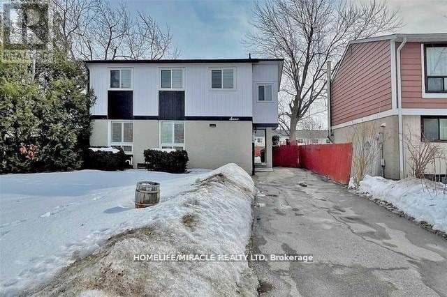 7 GREENHILLS SQUARE, Brampton, Ontario