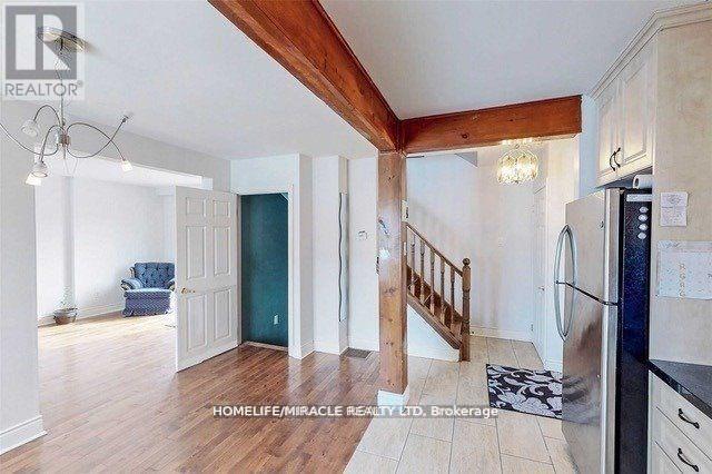 7 Greenhills Square, Brampton, Ontario  L6S 2J4 - Photo 11 - W12443956