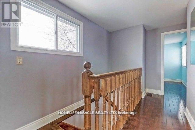 7 Greenhills Square, Brampton, Ontario  L6S 2J4 - Photo 13 - W12443956