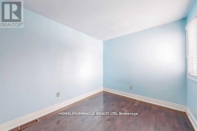7 Greenhills Square, Brampton, Ontario  L6S 2J4 - Photo 16 - W12443956