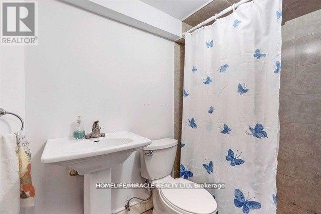 7 Greenhills Square, Brampton, Ontario  L6S 2J4 - Photo 20 - W12443956