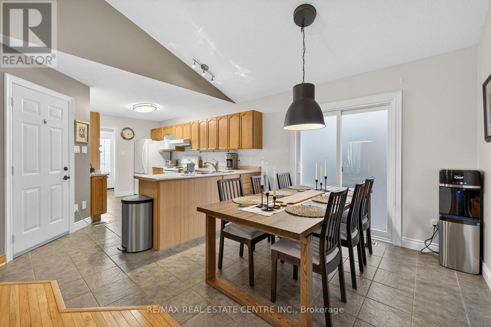 3 Bishop Court, Orangeville, Ontario  L9W 5G6 - Photo 11 - W12443981