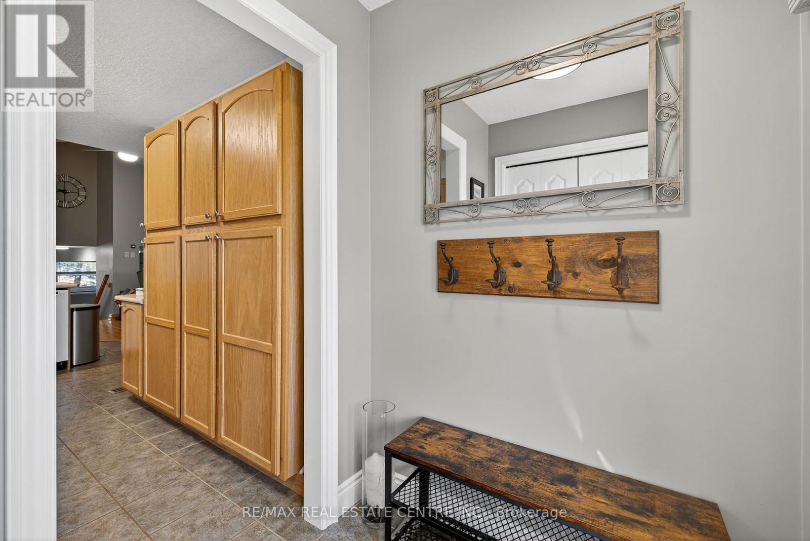 3 Bishop Court, Orangeville, Ontario  L9W 5G6 - Photo 6 - W12443981