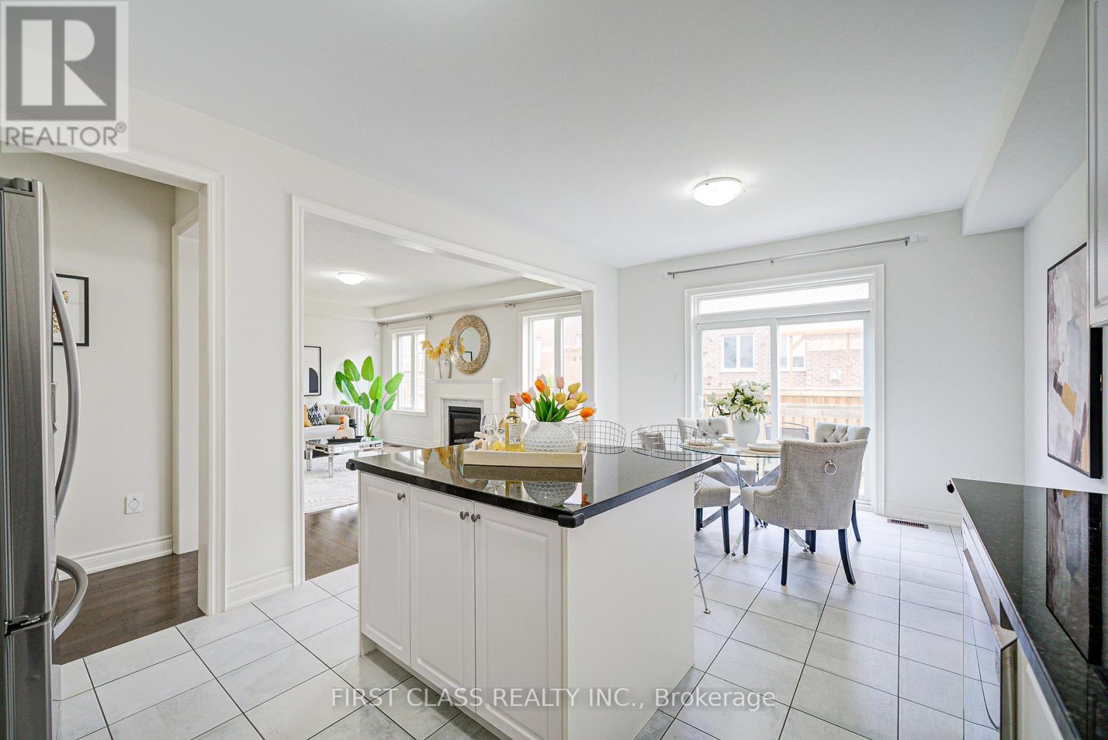 3103 Streamwood Passage, Oakville, Ontario  L6H 0S8 - Photo 14 - W12443987