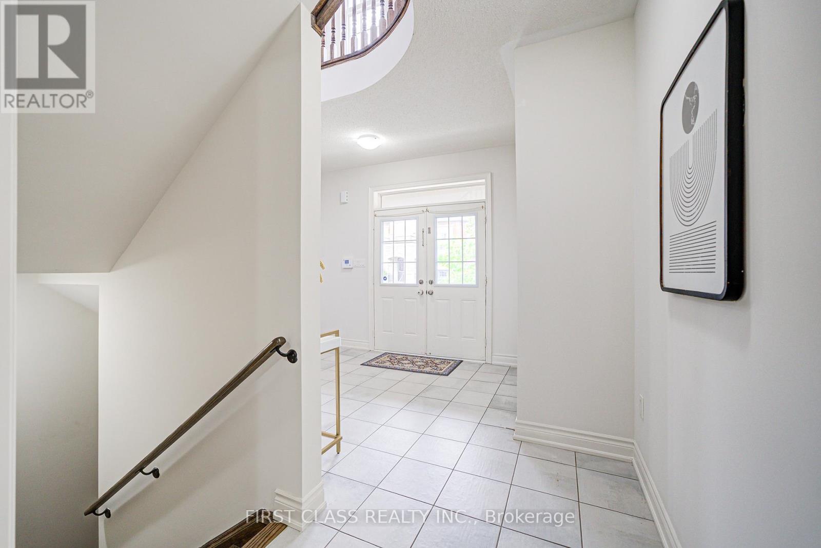 3103 Streamwood Passage, Oakville, Ontario  L6H 0S8 - Photo 2 - W12443987