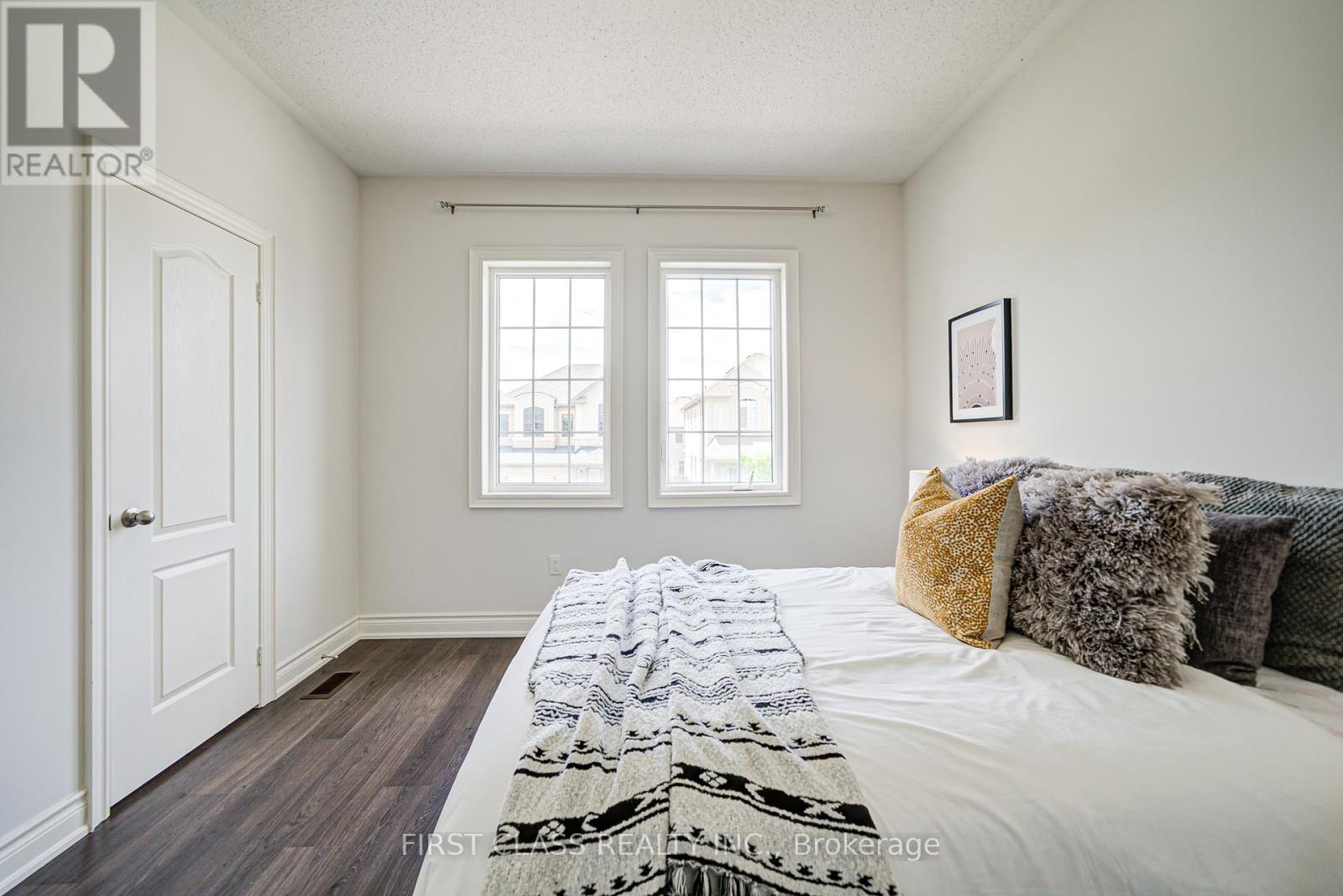 3103 Streamwood Passage, Oakville, Ontario  L6H 0S8 - Photo 25 - W12443987