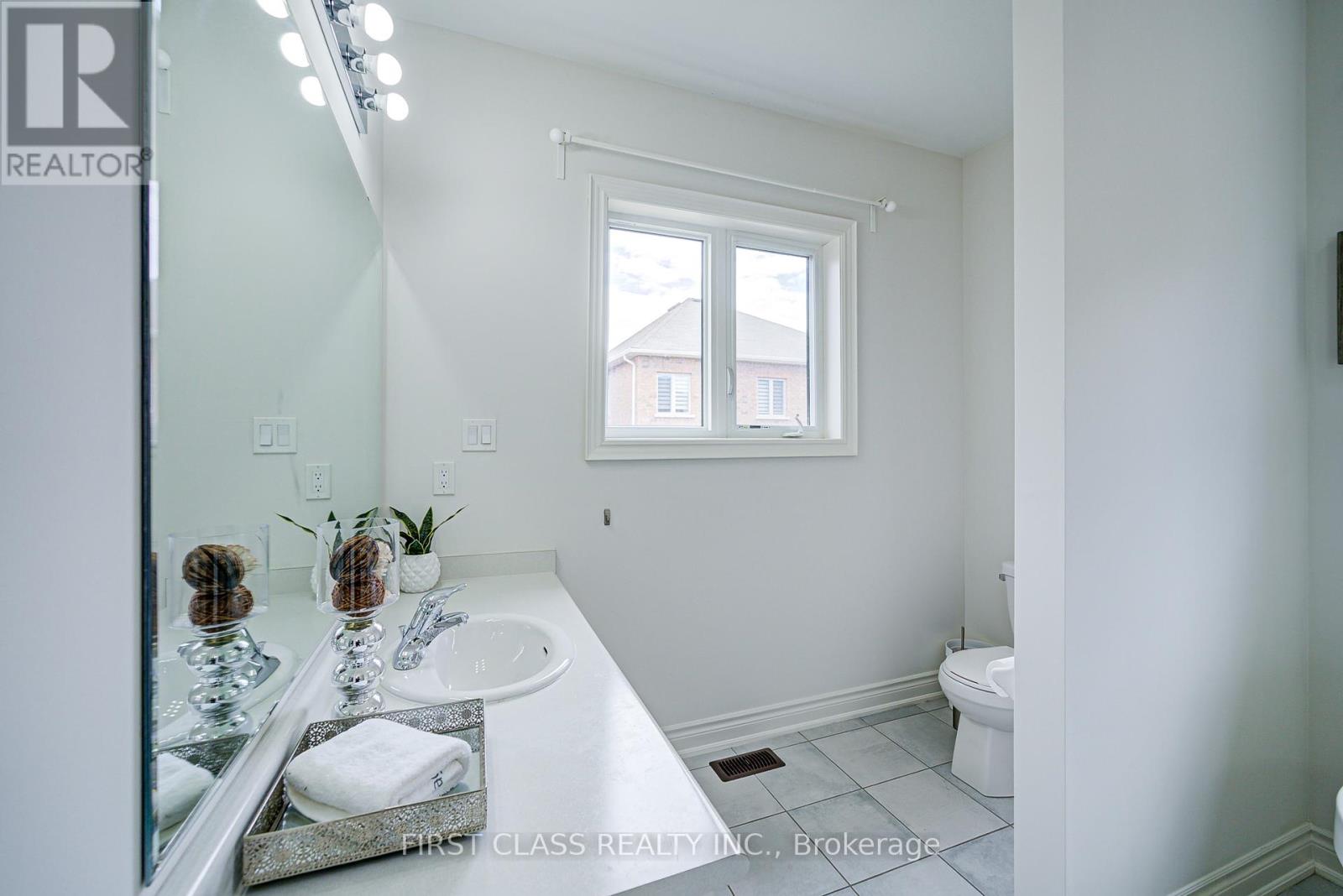 3103 Streamwood Passage, Oakville, Ontario  L6H 0S8 - Photo 37 - W12443987