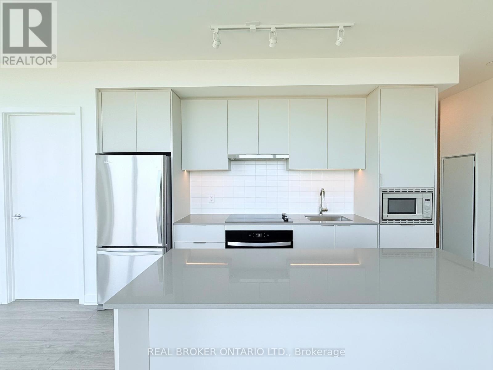 2003 - 3079 Trafalgar Road, Oakville, Ontario  L6H 8C5 - Photo 12 - W12443993