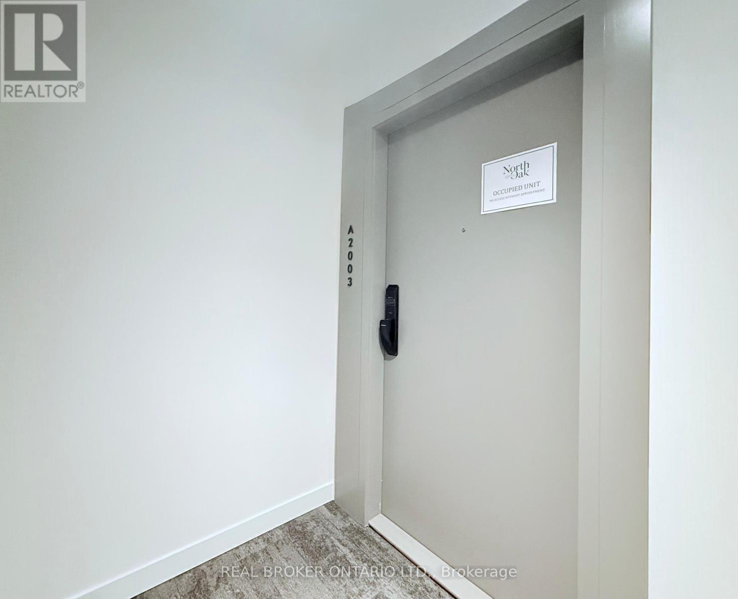 2003 - 3079 Trafalgar Road, Oakville, Ontario  L6H 8C5 - Photo 2 - W12443993
