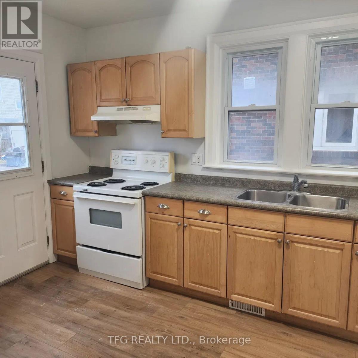 Main - 160 Adelaide Avenue E, Oshawa, Ontario  L1G 1Z3 - Photo 2 - E12444026
