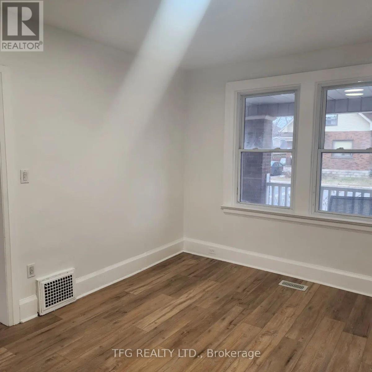 Main - 160 Adelaide Avenue E, Oshawa, Ontario  L1G 1Z3 - Photo 6 - E12444026