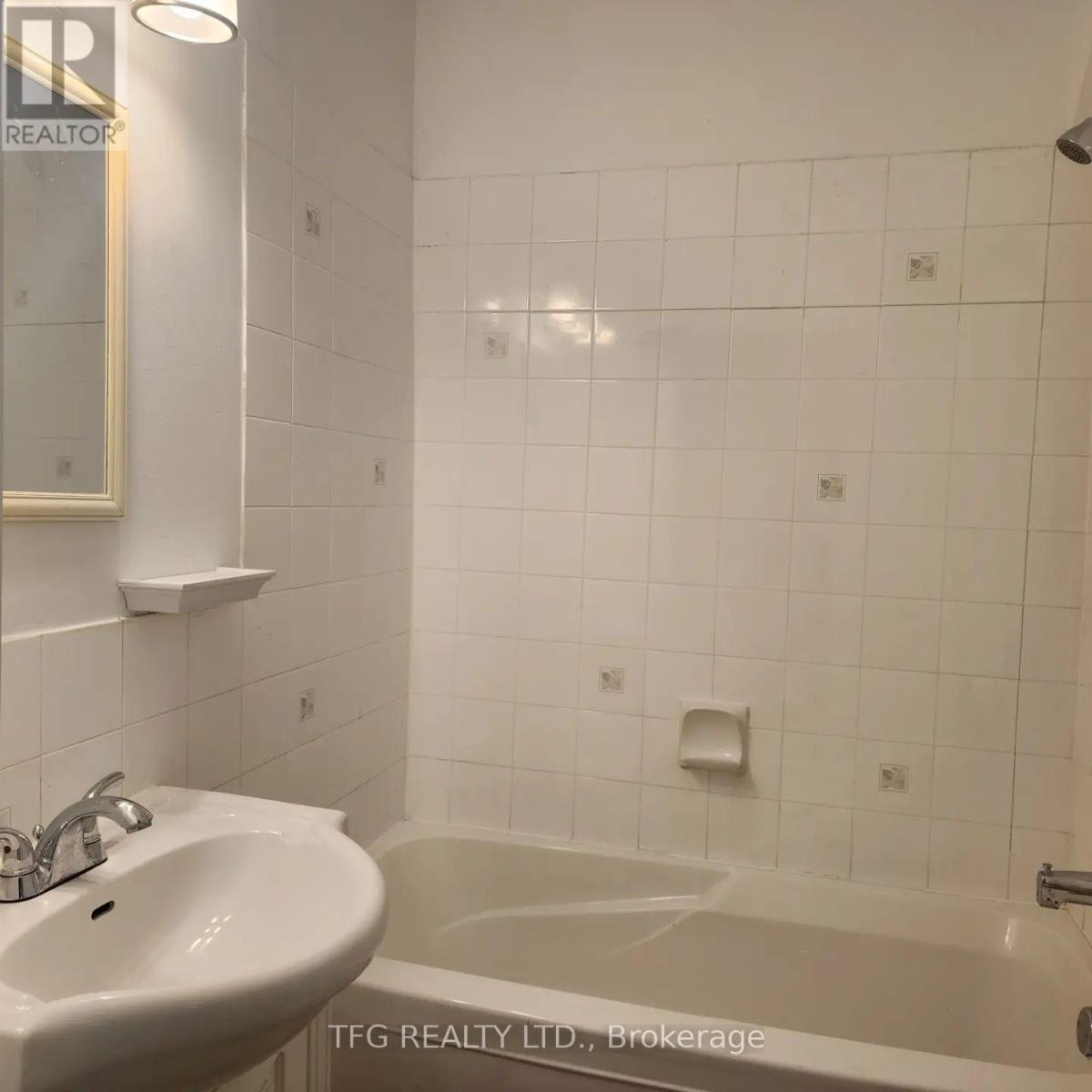Main - 160 Adelaide Avenue E, Oshawa, Ontario  L1G 1Z3 - Photo 7 - E12444026