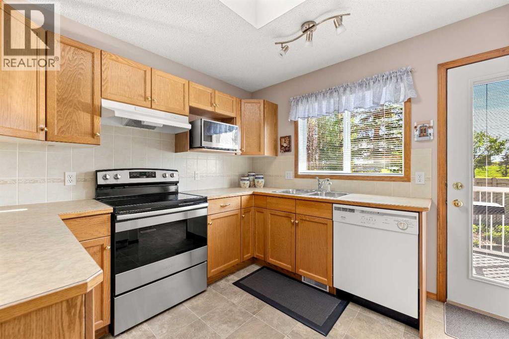 164 Stonegate Close Nw, Airdrie, Alberta  T4B 2V2 - Photo 8 - A2240830