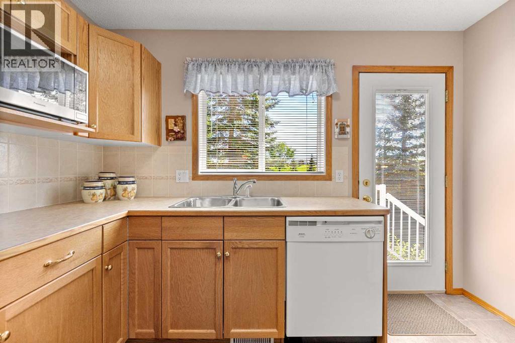 164 Stonegate Close Nw, Airdrie, Alberta  T4B 2V2 - Photo 9 - A2240830