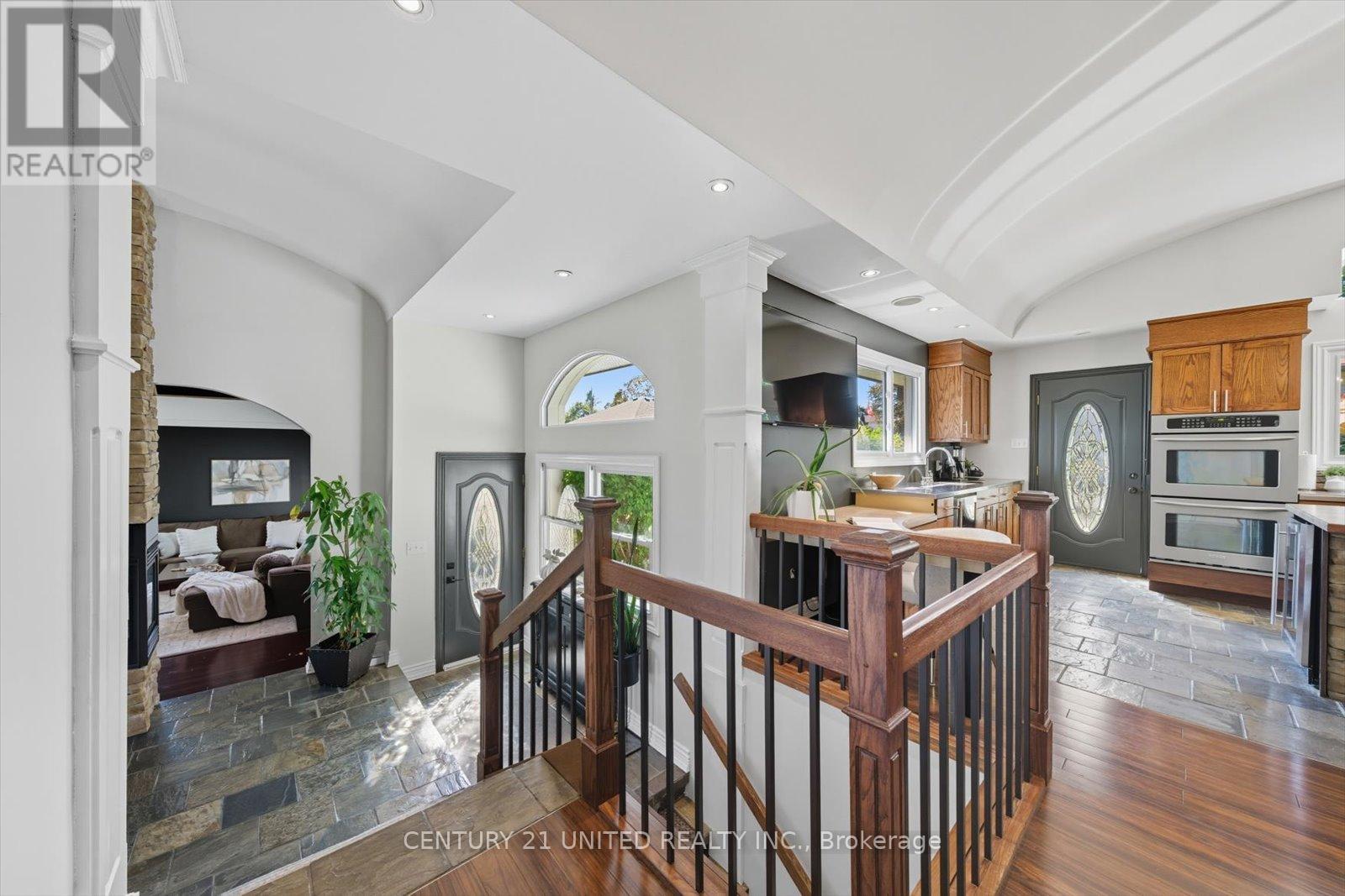749 Spillsbury Drive, Peterborough, Ontario  K9K 1K9 - Photo 12 - X12444054
