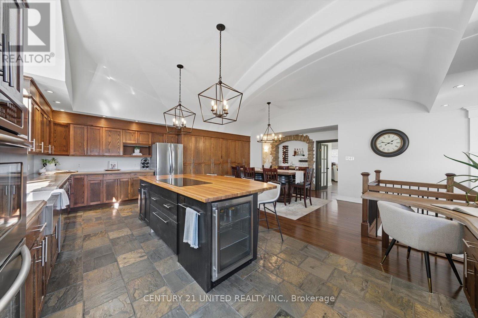 749 Spillsbury Drive, Peterborough, Ontario  K9K 1K9 - Photo 18 - X12444054