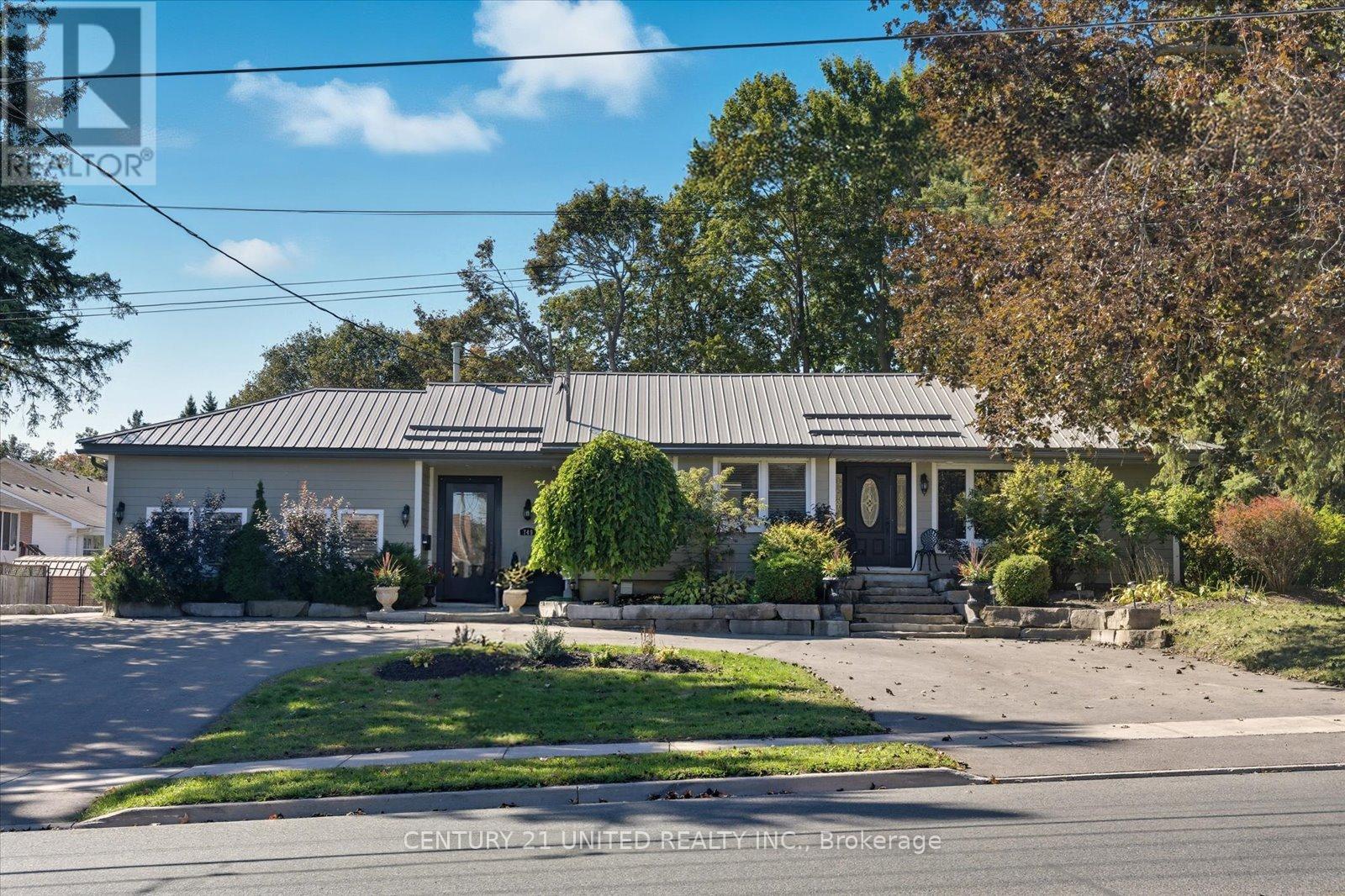 749 Spillsbury Drive, Peterborough, Ontario  K9K 1K9 - Photo 2 - X12444054