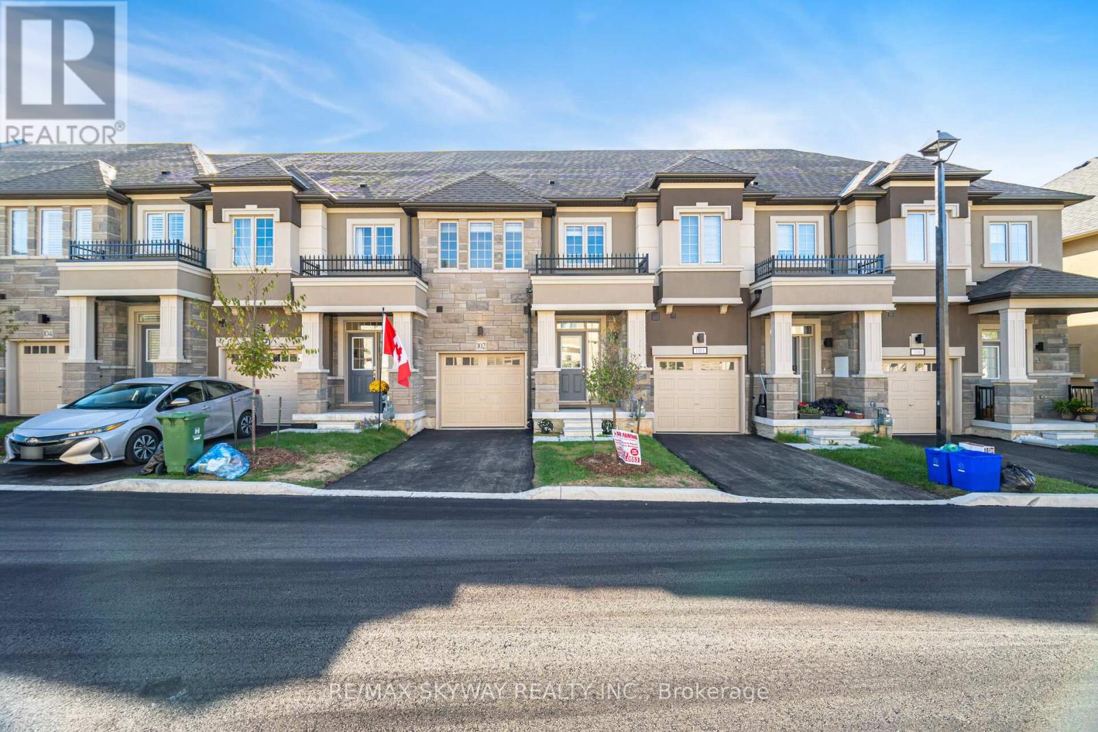 102 - 305 Garner Road W, Hamilton, Ontario  L9G 5E6 - Photo 3 - X12443909