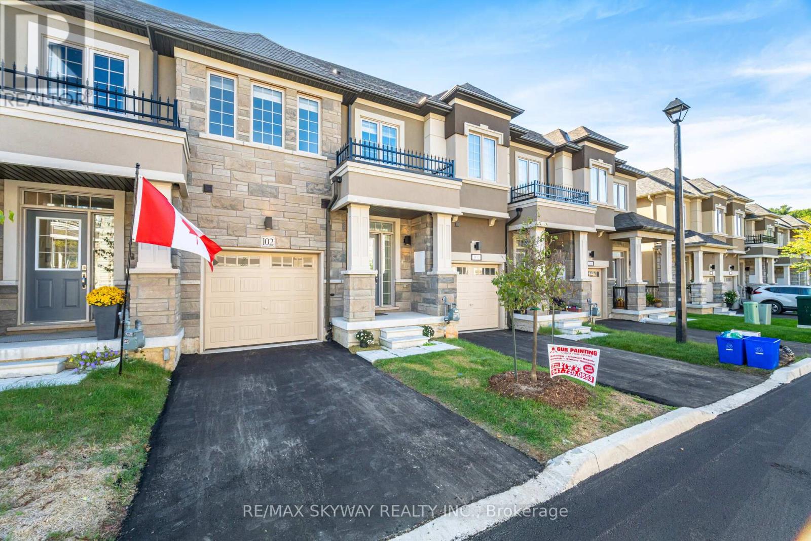 102 - 305 Garner Road W, Hamilton, Ontario  L9G 5E6 - Photo 4 - X12443909