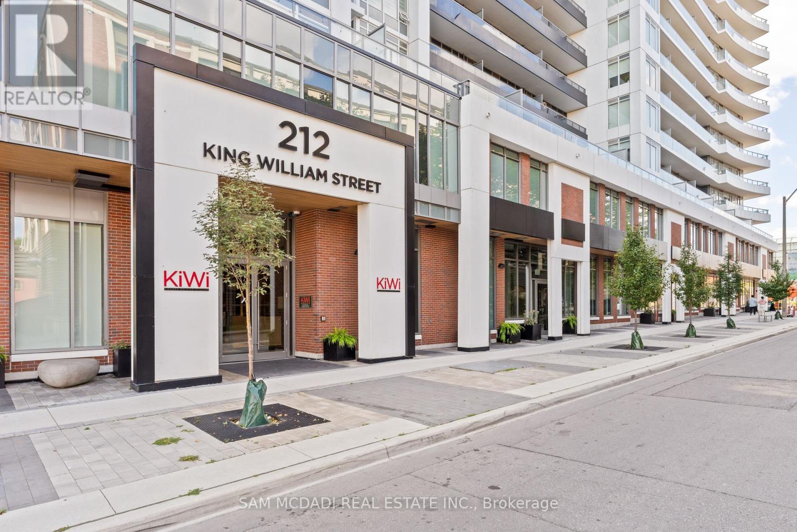 1305 - 212 King William Street, Hamilton, Ontario  L8R 0A7 - Photo 2 - X12443911