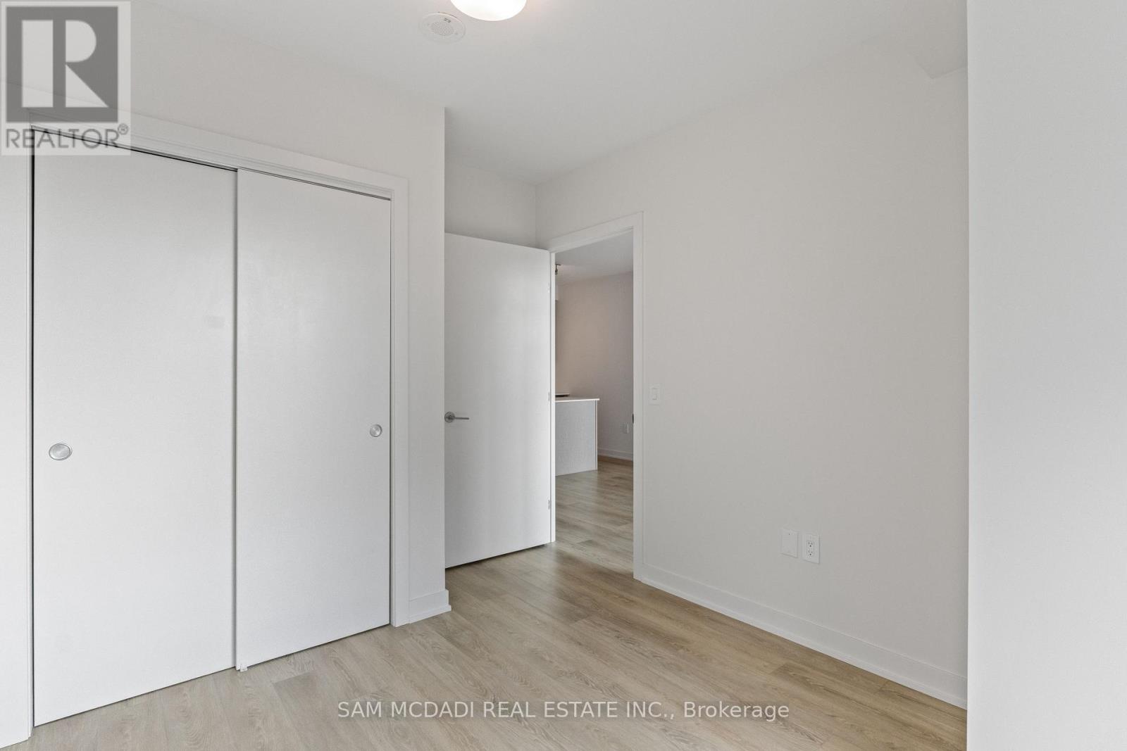 1305 - 212 King William Street, Hamilton, Ontario  L8R 0A7 - Photo 29 - X12443911