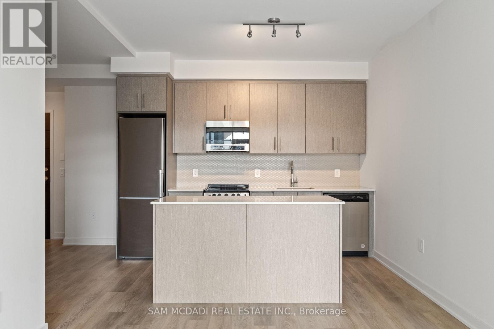 1305 - 212 King William Street, Hamilton, Ontario  L8R 0A7 - Photo 8 - X12443911