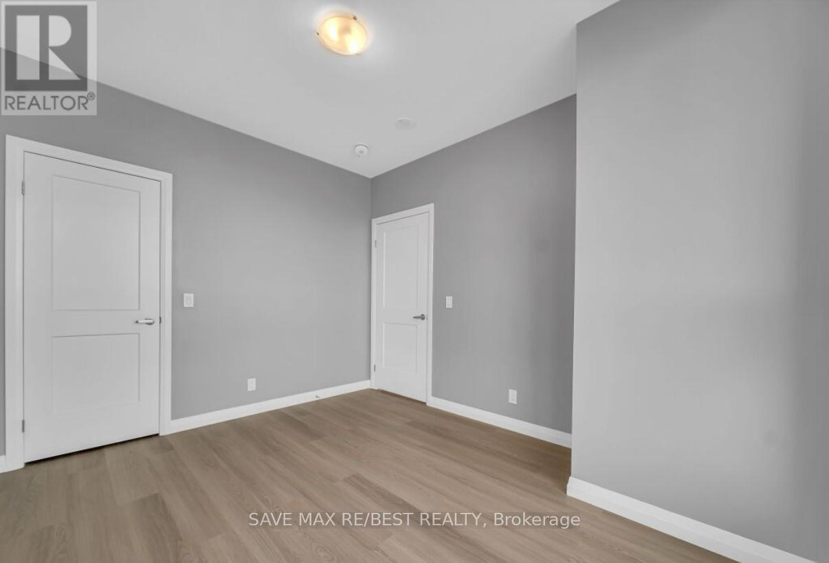 1402 - 104 Garment Street, Kitchener, Ontario  N2G 0C8 - Photo 13 - X12443920