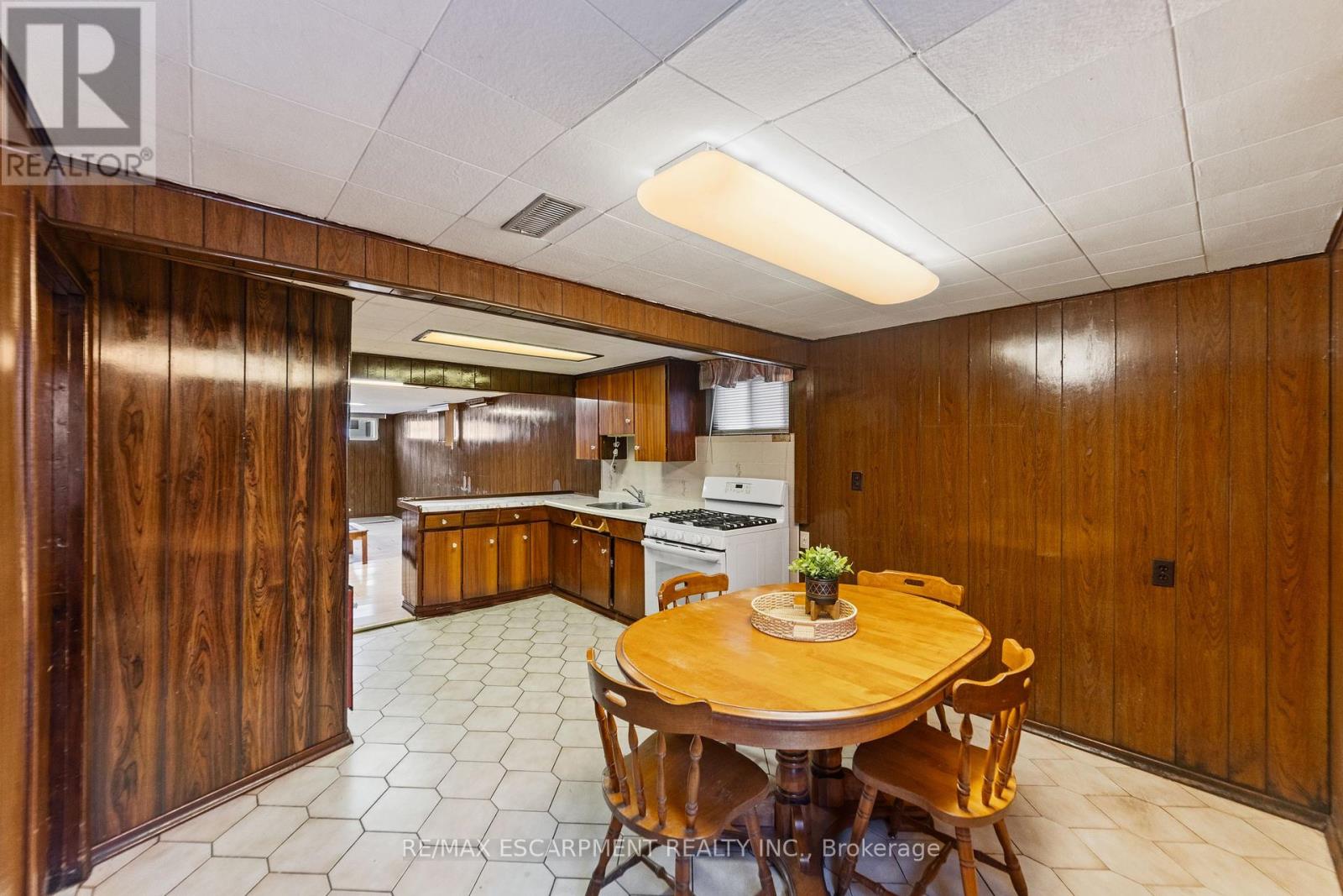 99 Edinburgh Avenue, Hamilton (Crown Point), Ontario  L8H 2C6 - Photo 25 - X12443953