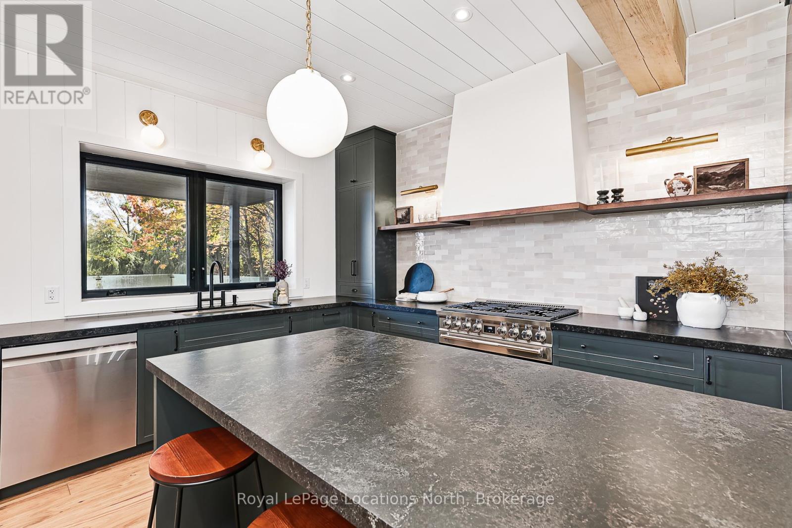 635019 Pretty River Road, Blue Mountains, Ontario  L0M 1P0 - Photo 12 - X12443927