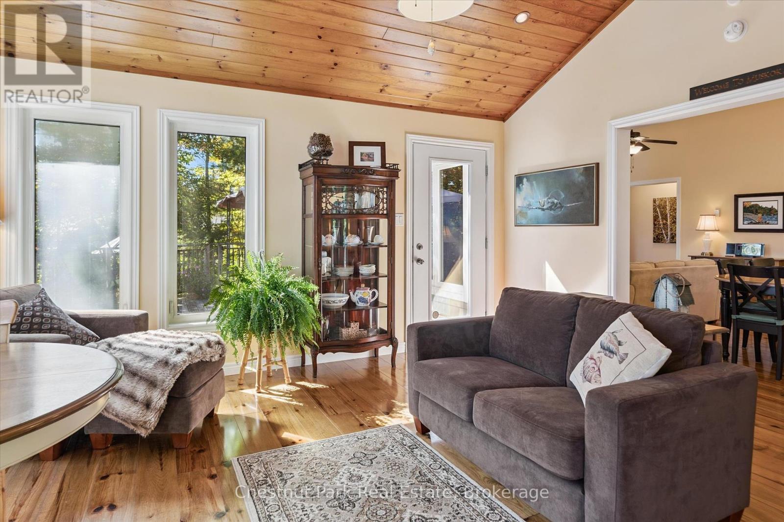 1222 Hamill's Point, Muskoka Lakes, Ontario  P0C 1H0 - Photo 13 - X12444088