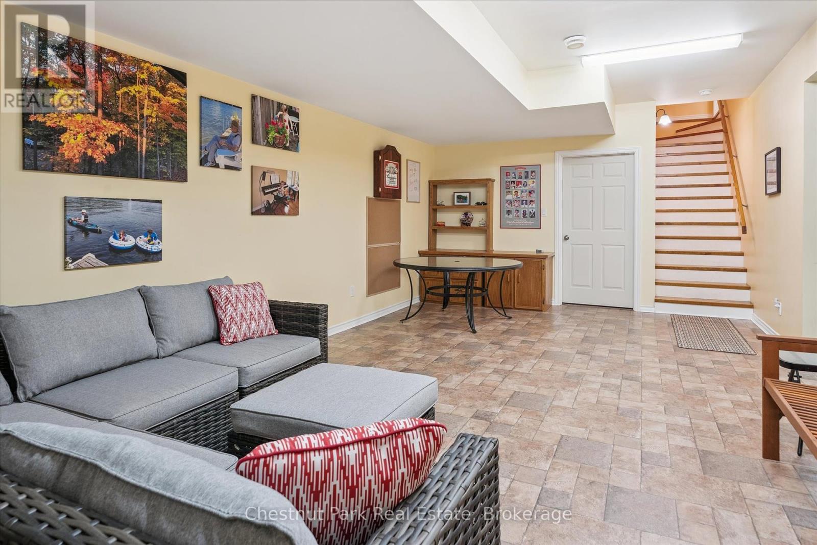 1222 Hamill's Point, Muskoka Lakes, Ontario  P0C 1H0 - Photo 22 - X12444088
