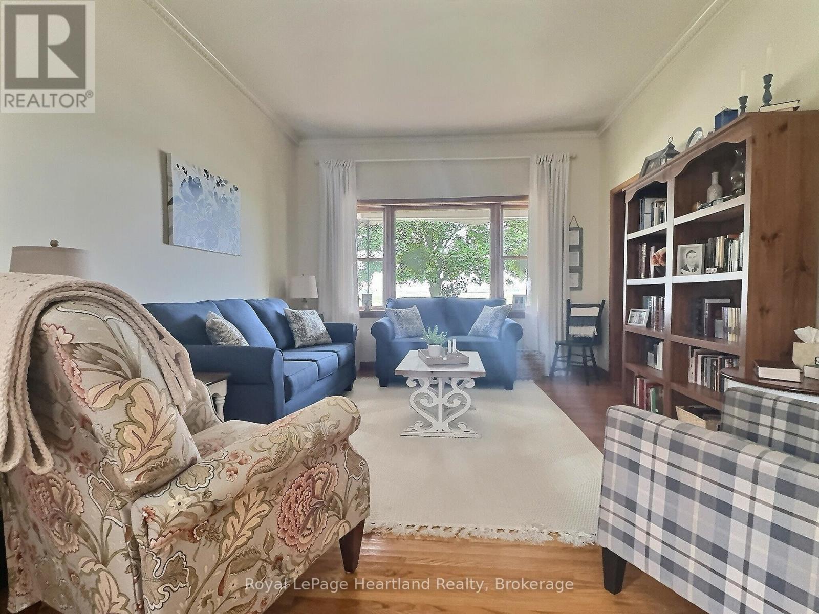 Photo 16 of 34 for 78 Victoria Avenue E